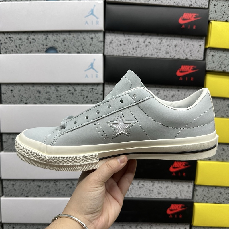 Converse Chuck Taylor Sneakers 7