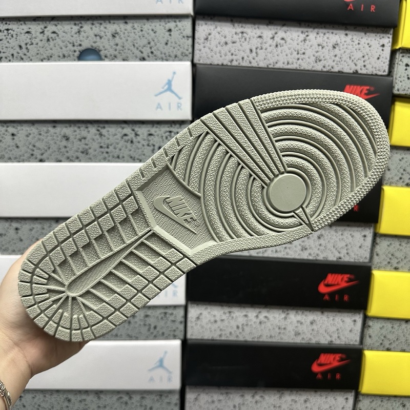 Jordan 1 Sneakers 2
