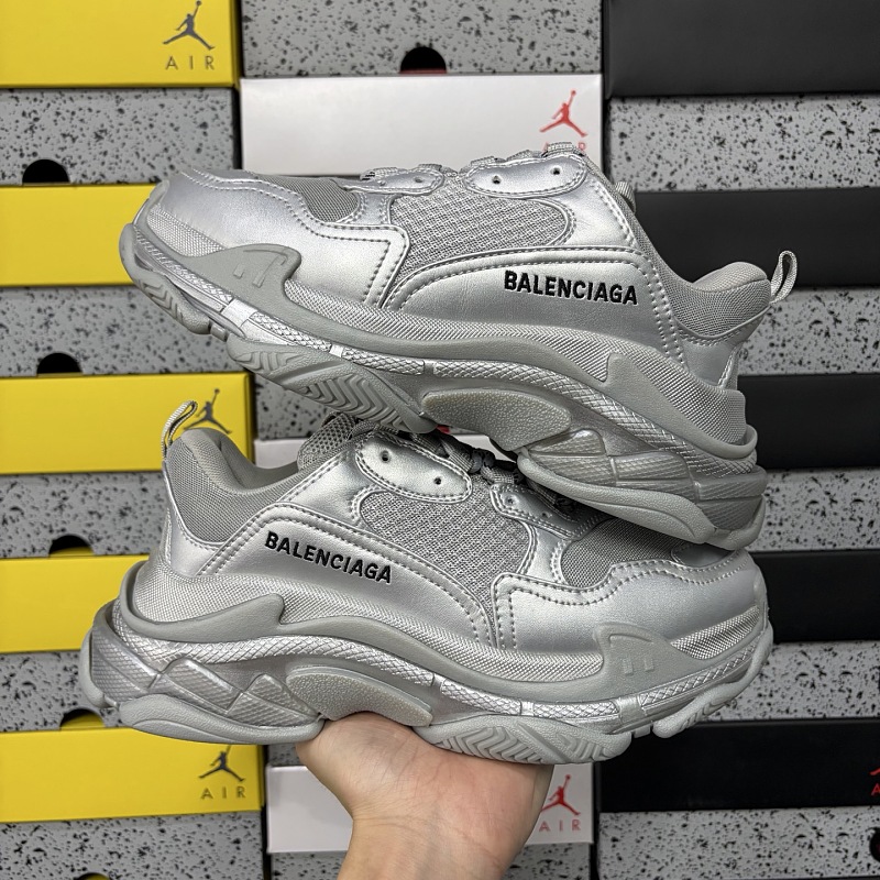 Triple S 8100 · 2