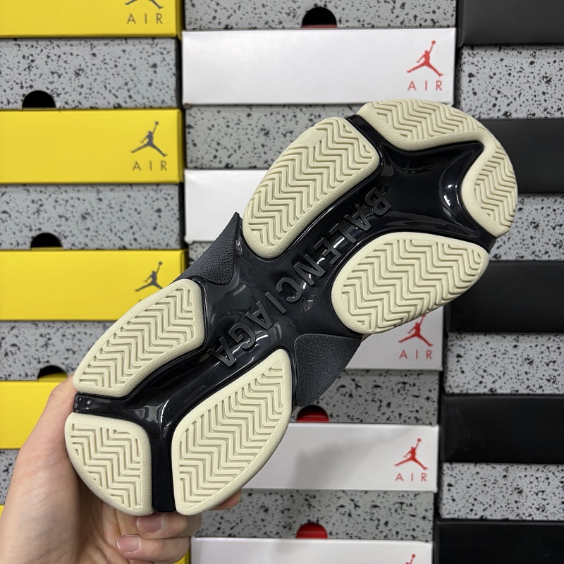 Triple S 9787 · 5