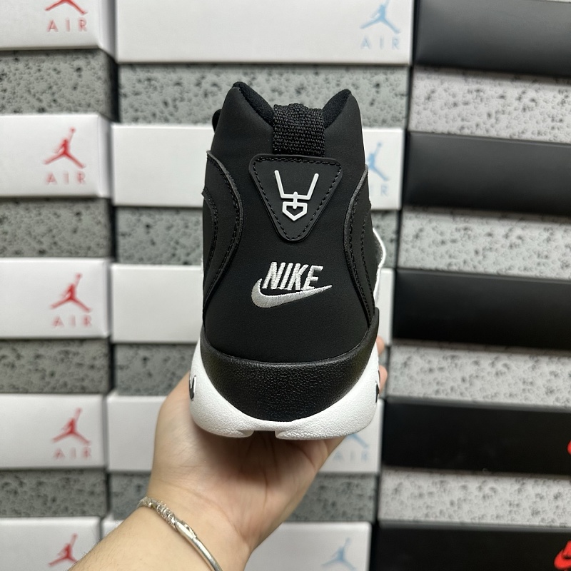 Eg Bach Air Diamond Turf Ii · 3
