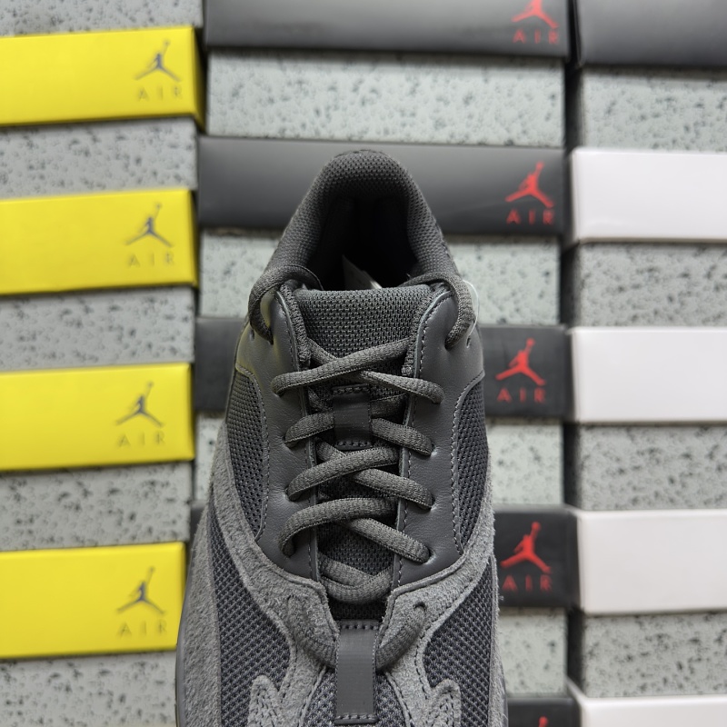 Yeezy 700 4