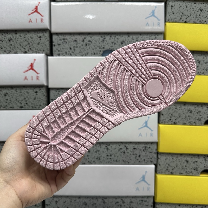 Jordan 1 Travis Scott 2