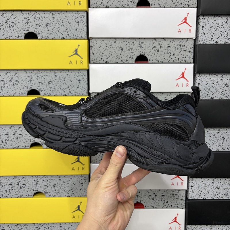 Triple S.2 Triple S 2 · 4