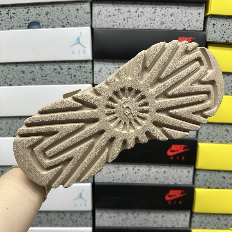 35-44 1175051 卡其（凉鞋） · 2