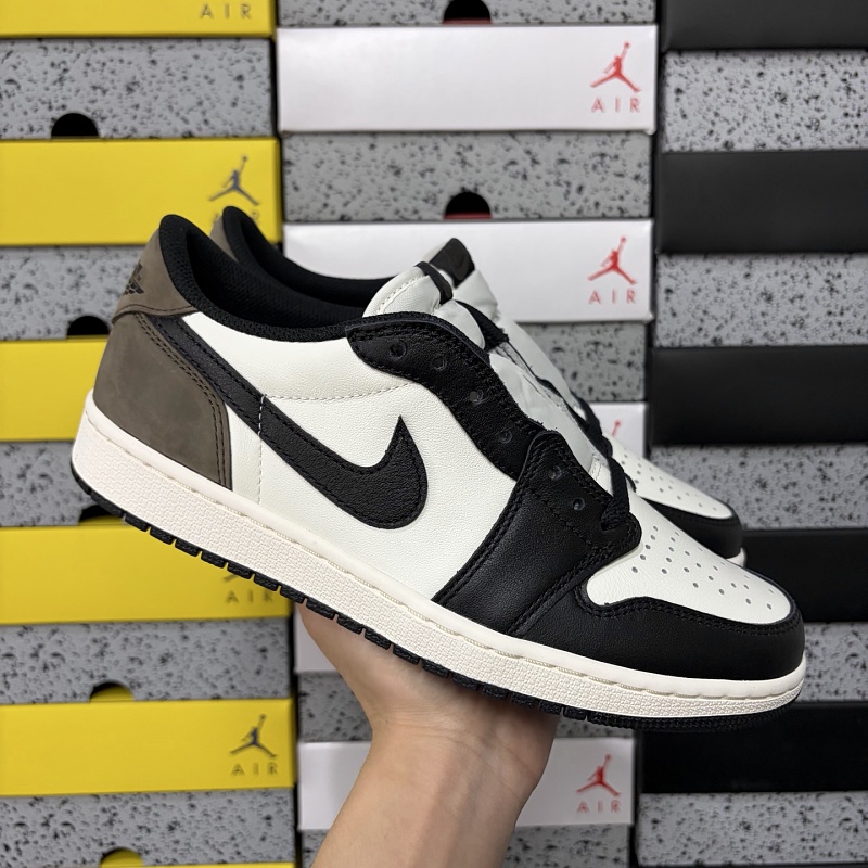 Jordan 1 Sneakers 3
