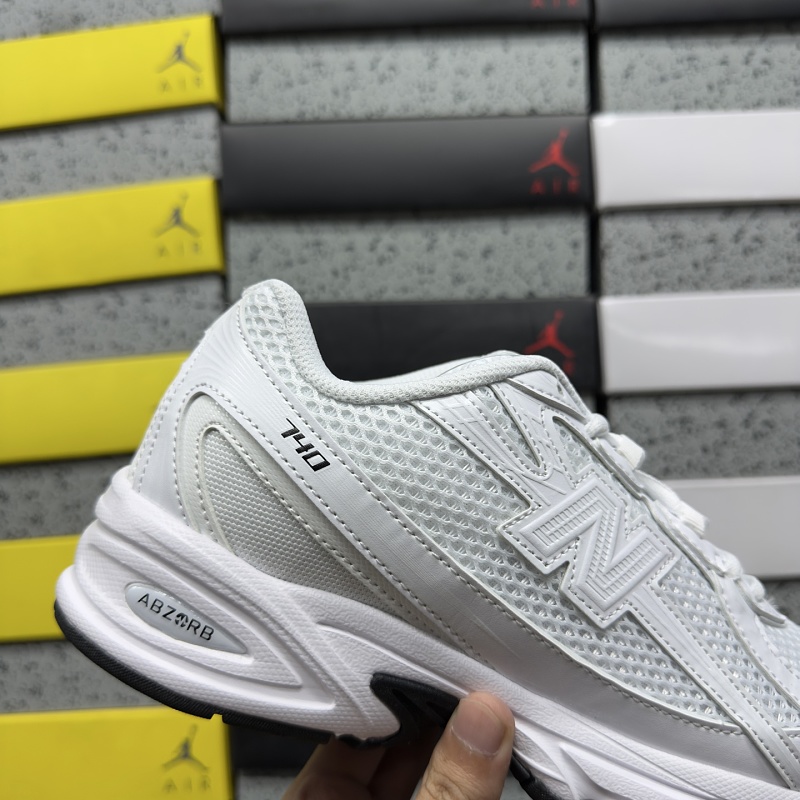 New Balance 740 Sneakers · 6