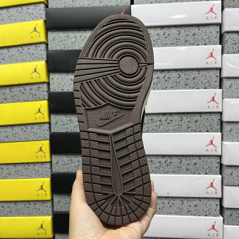 Jordan 1 Sneakers · 4