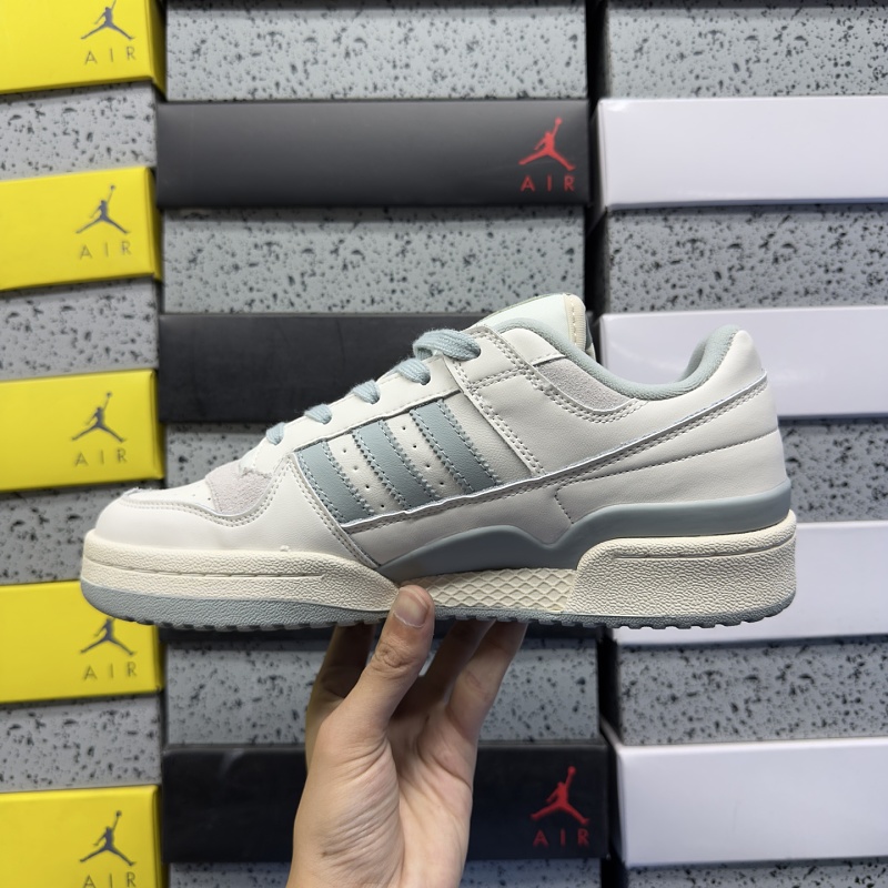 Forum 84 Low 3
