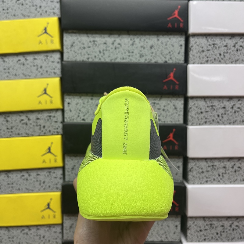 Hyperboost Edge M · 3