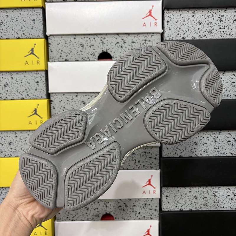 Triple S 2 1800 · 5