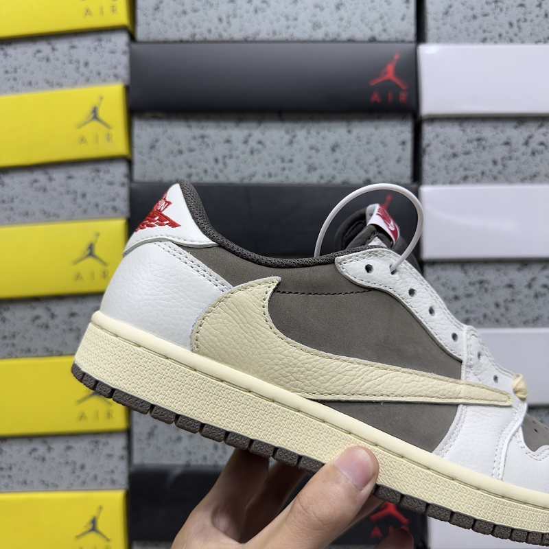 Jordan 1 Sneakers 7