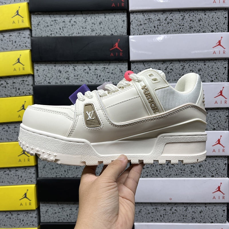 Trainer Maxi White · 2