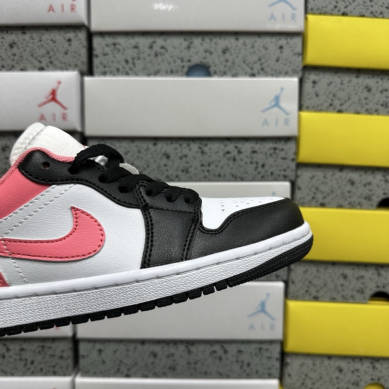 Jordan 1 Travis Scott 6