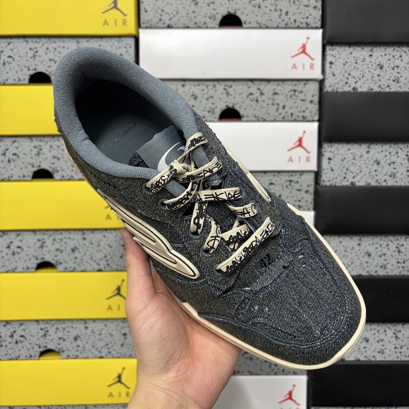 Hamptons Worn Out 4090 · 3