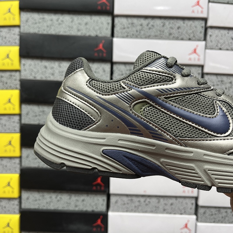 Nike Vomero 7