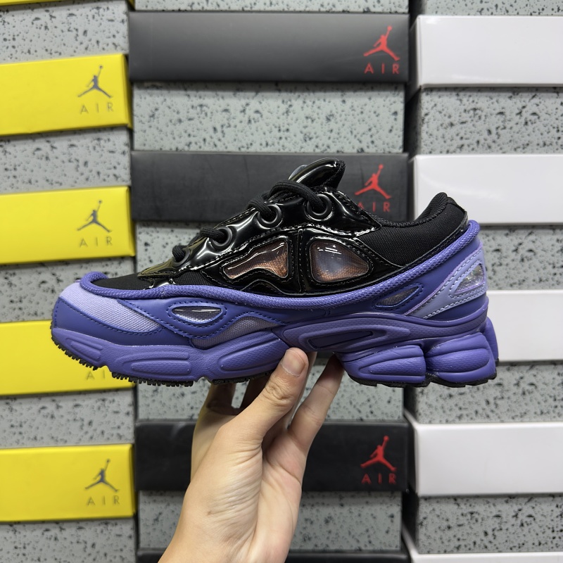 Raf Simons Response Trail · 3