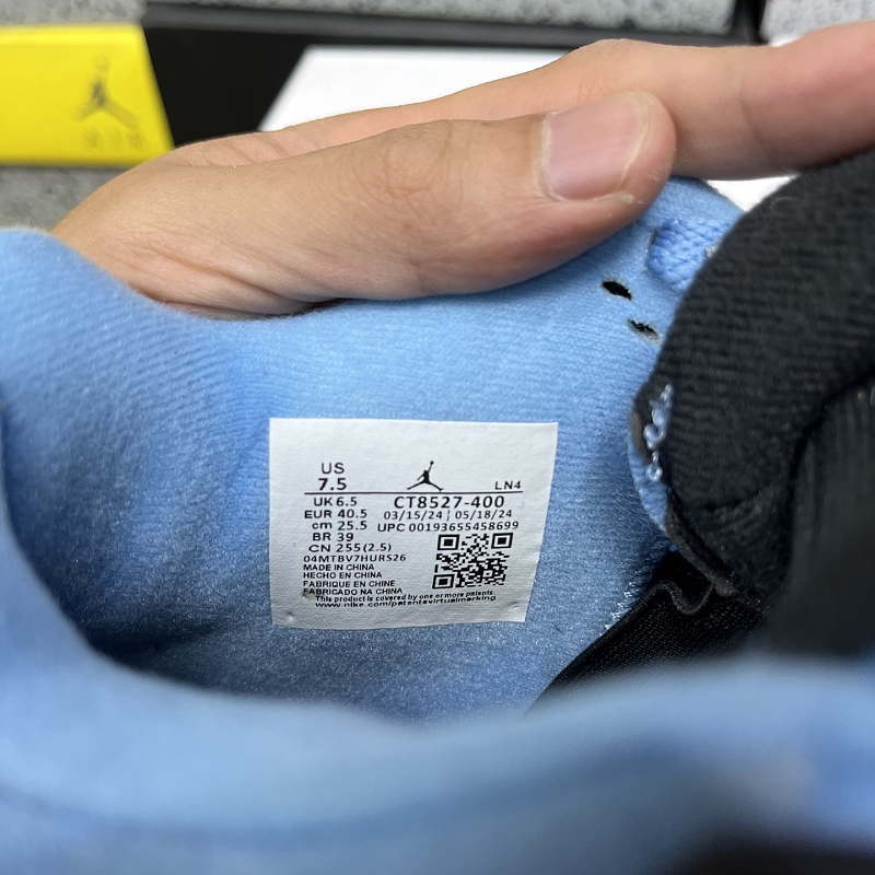 Air Jordan 4 400 · 3