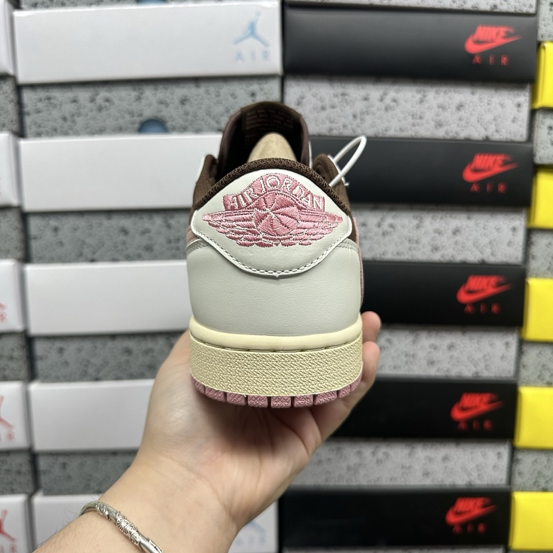 Jordan 1 Sneakers · 4