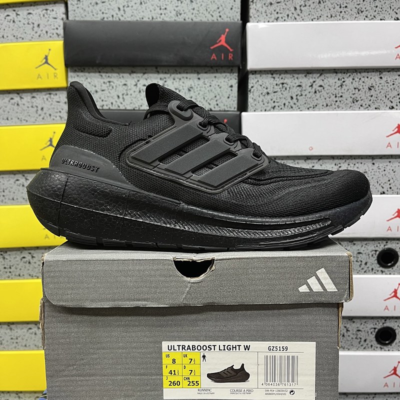Ultraboost Light 9