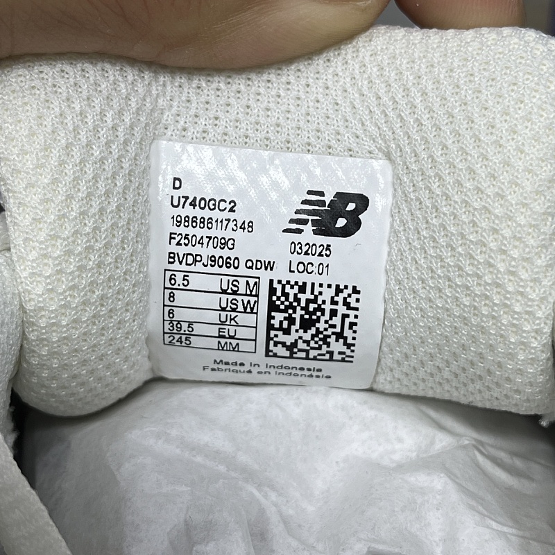 New Balance 740 Sneakers