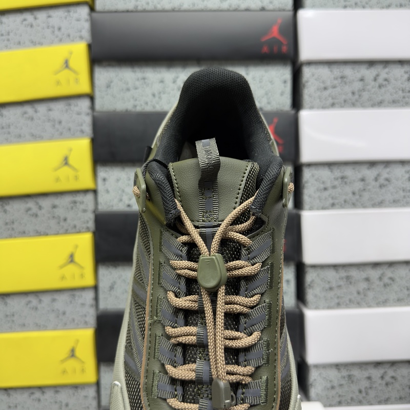 300 Trailgrip Gore-Tex 818 · 4