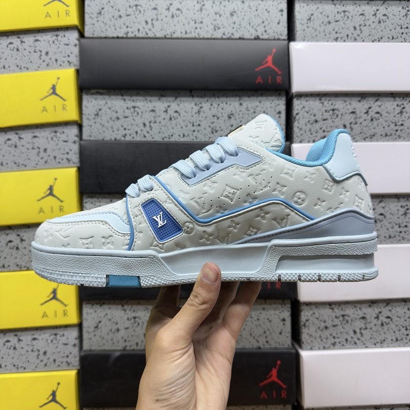 Trainer Blue · 4