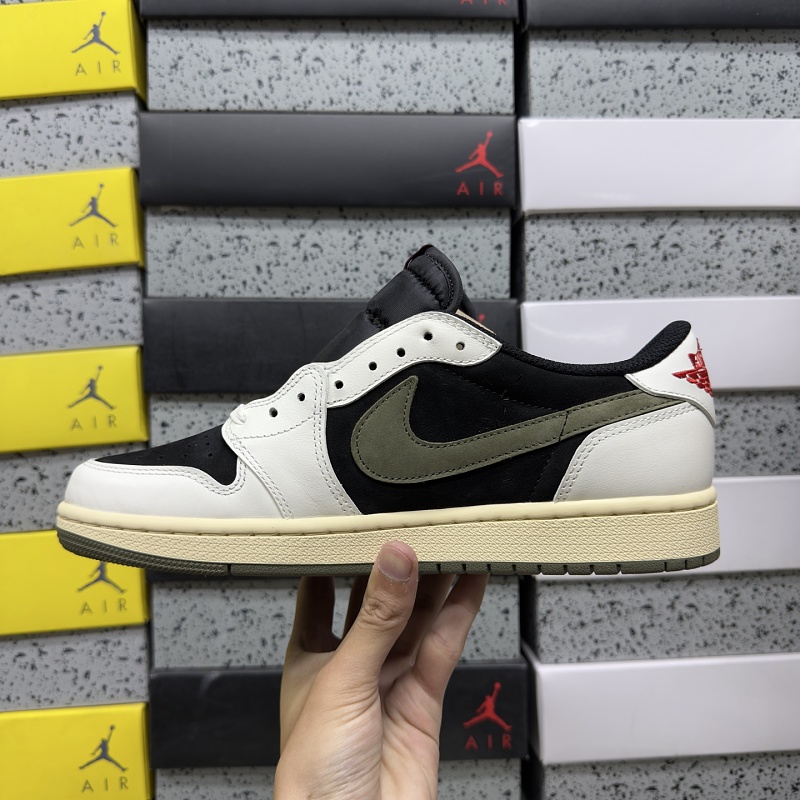 Travis Scott Reverse Swoosh Sneakers 4
