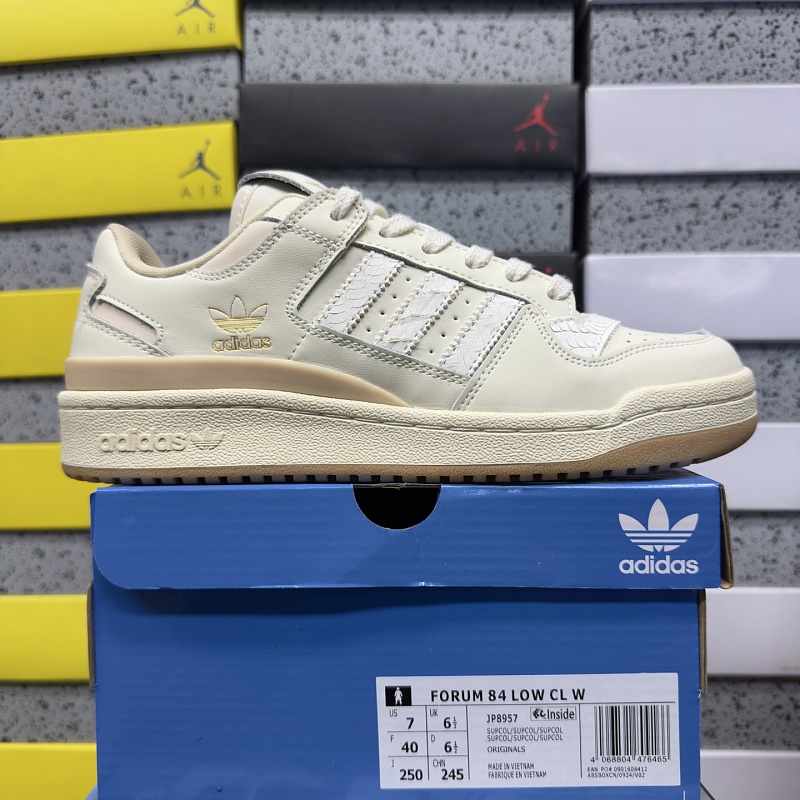 Forum 84 Low 8