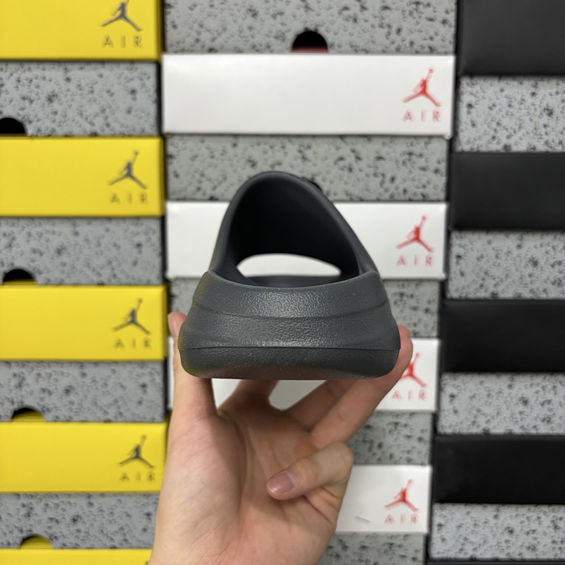 Slide · 3