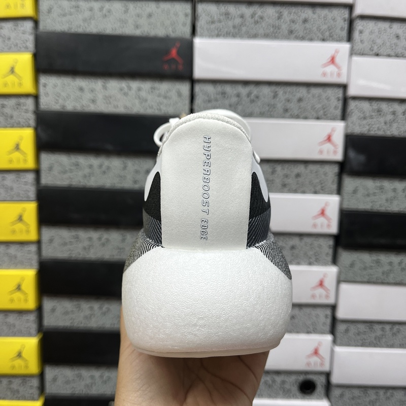 Hyperboost Edge M · 3