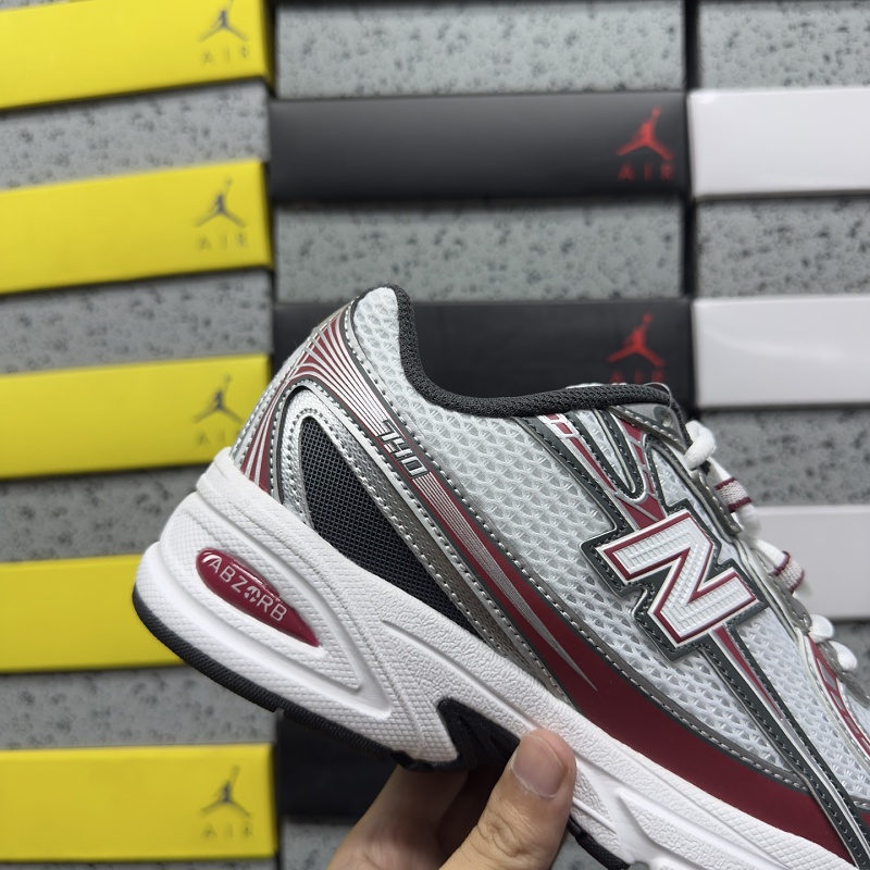 New Balance 740 Sneakers · 6