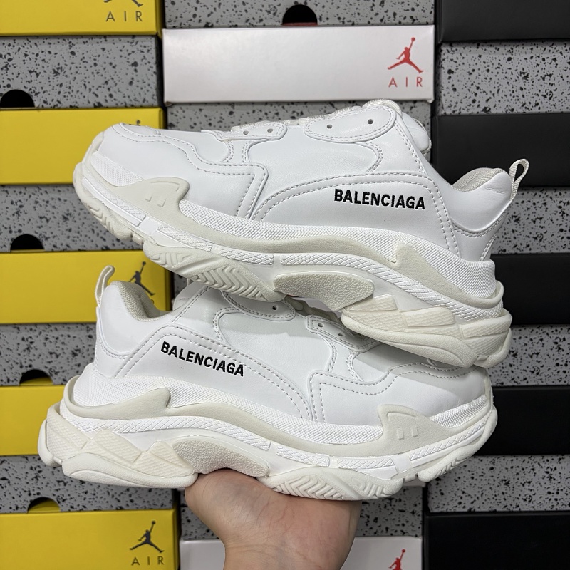 Triple S 5 9000 · 2