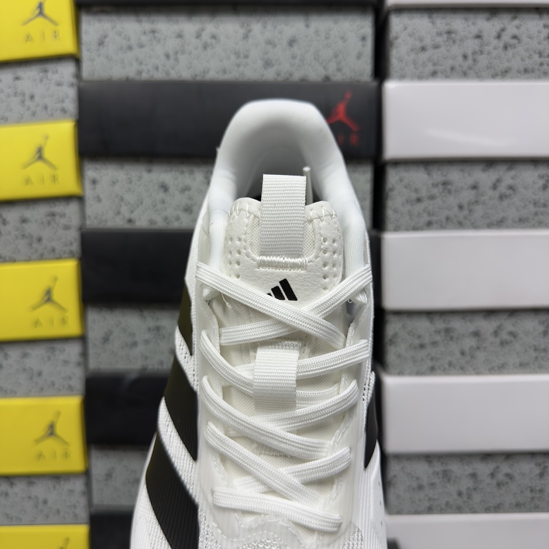 Adizero Ubersonic 5 M 4