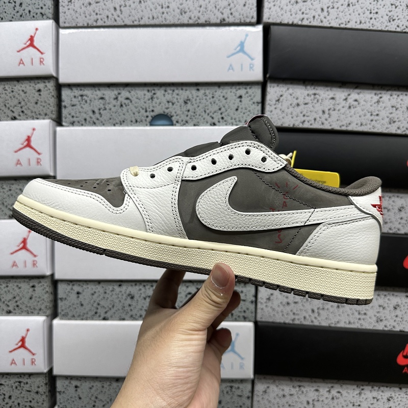 Nike Reverse Swoosh Sneakers 4
