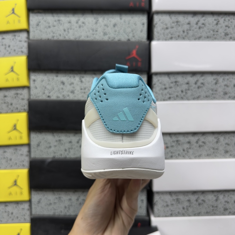 Adizero Ubersonic 5 M 2