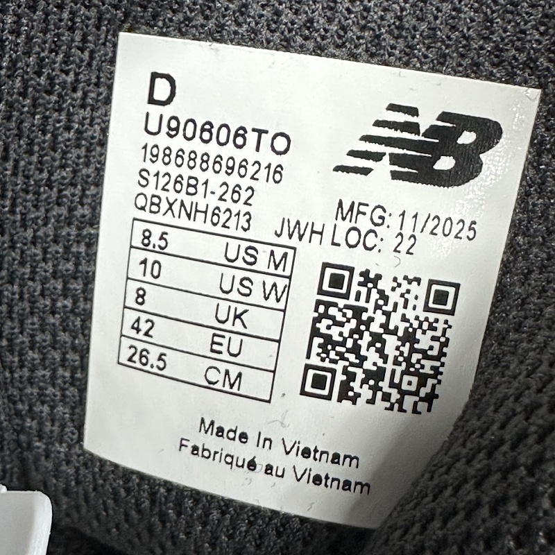 New Balance 9060 Sneakers