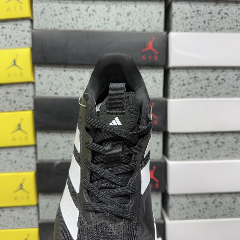 Adizero Ubersonic 5 M 4