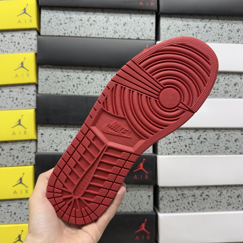 Travis Scott Reverse Swoosh Sneakers · 3