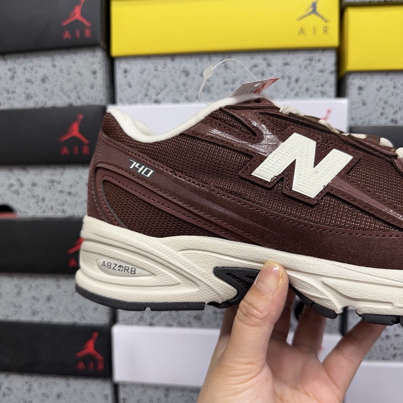 New Balance 740 Sneakers · 4