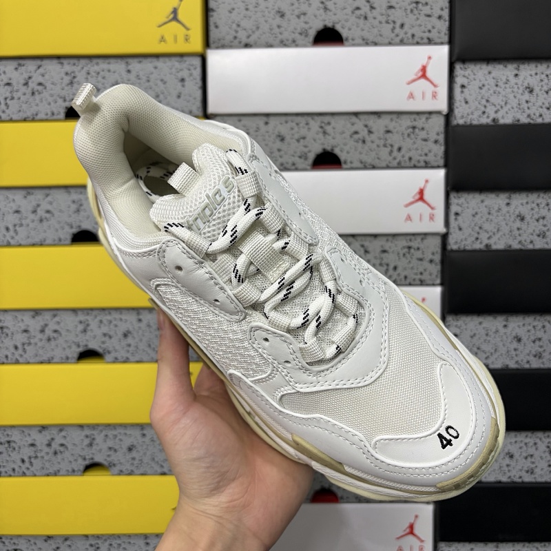 Triple S 1 9000 · 3