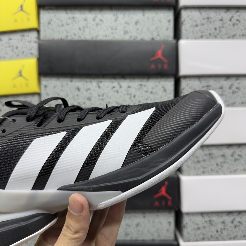 Adizero Ubersonic 5 M 7