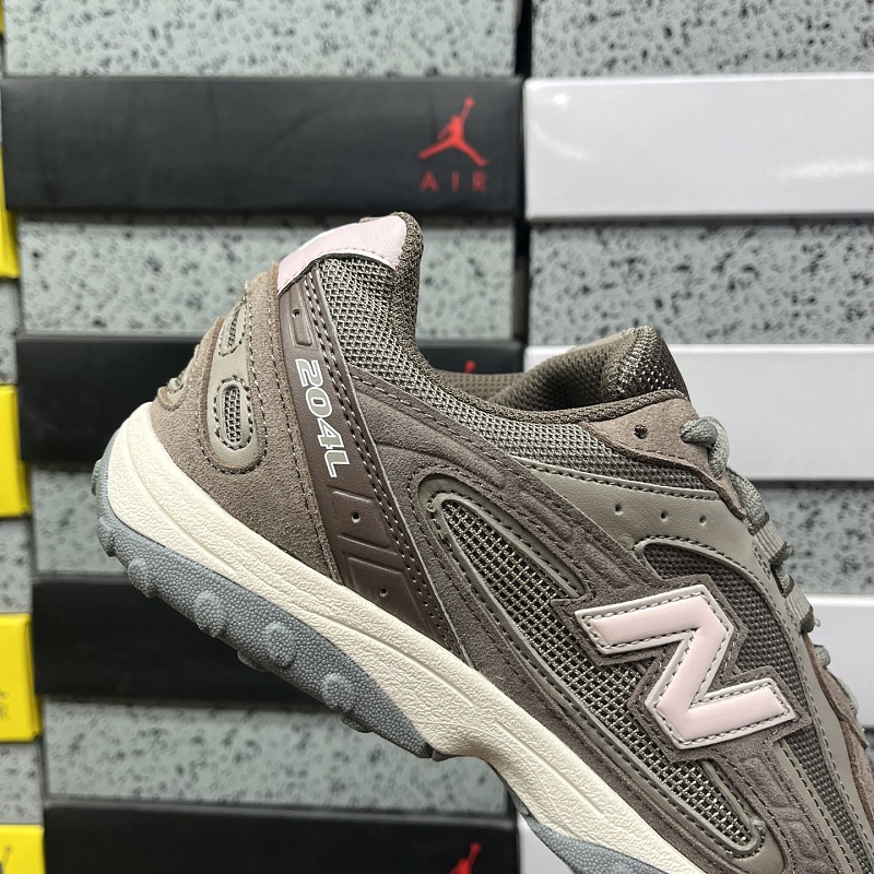 New Balance 204 Sneakers · 6