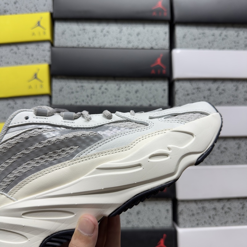 Yeezy 700v2 7