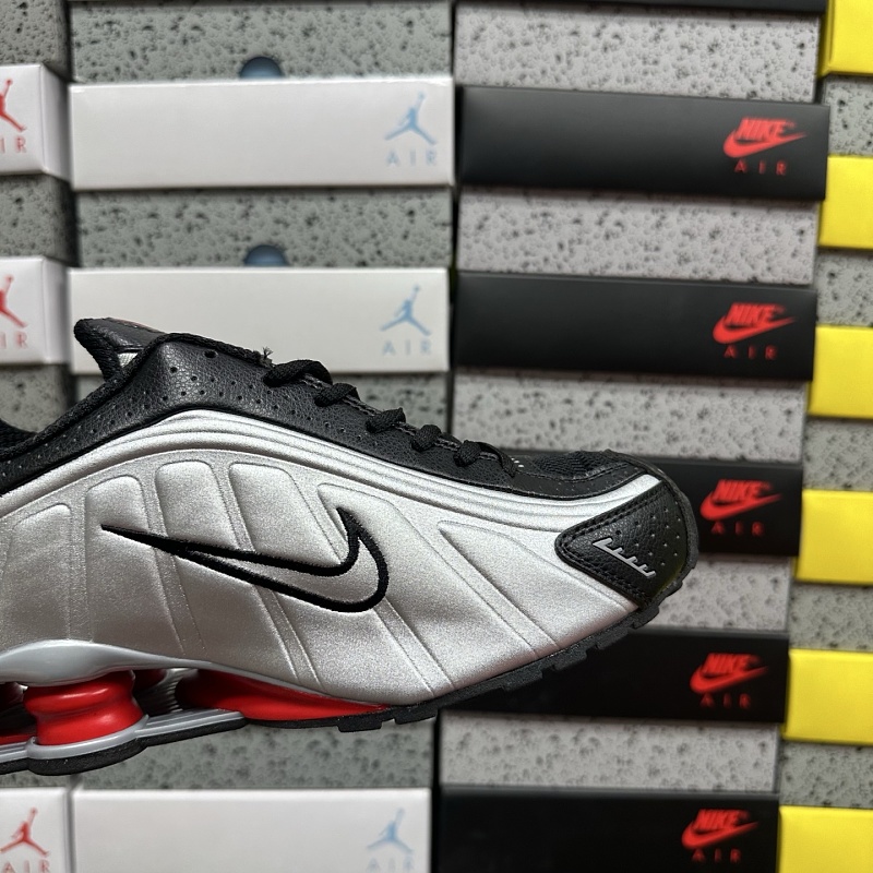 Shox R4 · 6