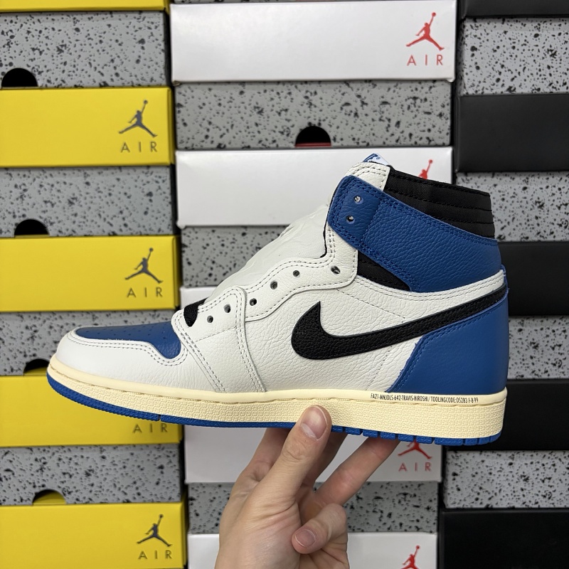 Jordan 1 Sneakers 4