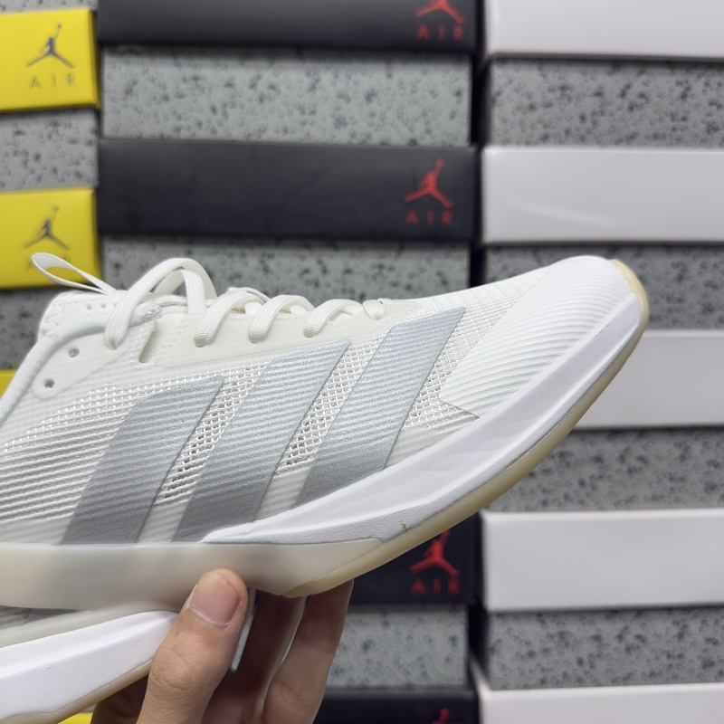 Adizero Ubersonic 5 M 7