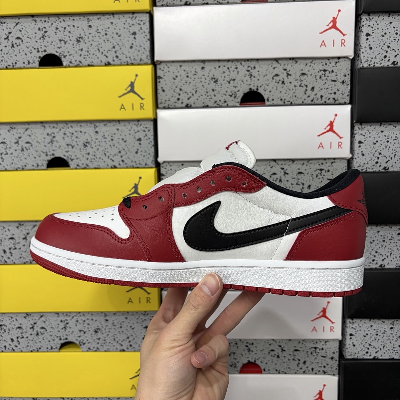 Jordan 1 Sneakers 4