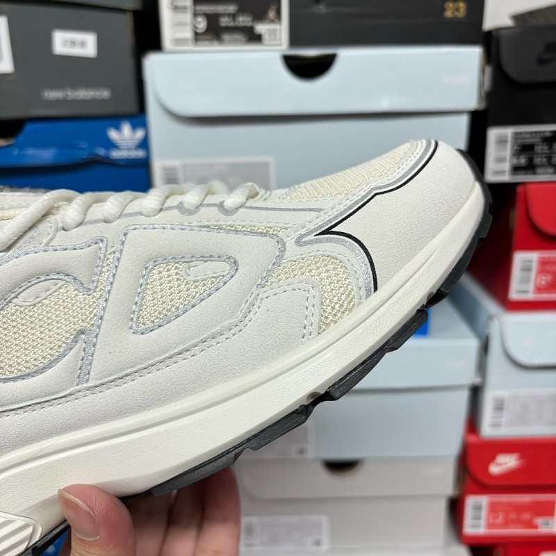 Dior B30 Sneakers · Cream 6