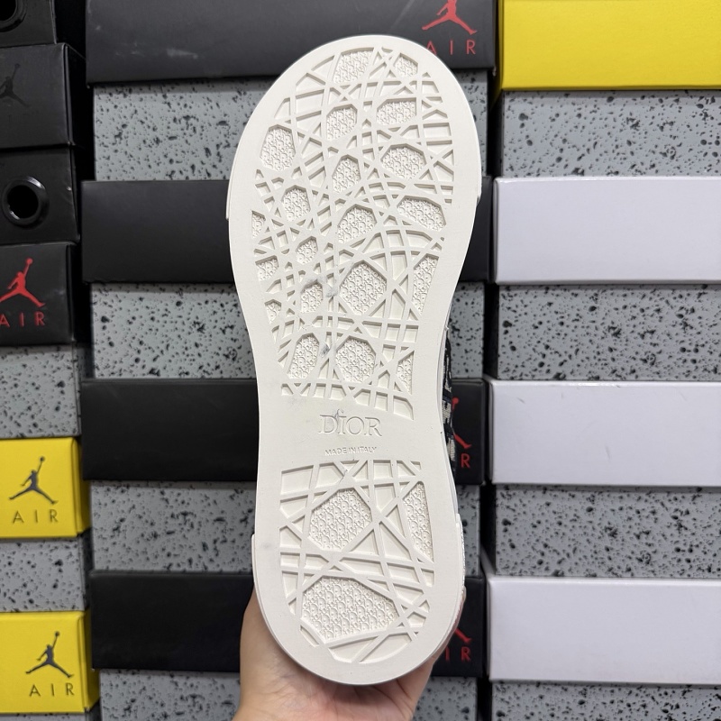 B33 黑白 39-44 · 3